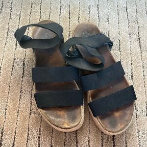Steve Madden strappy black sandals
